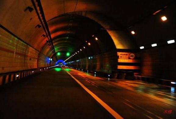 重庆合川入城隧道