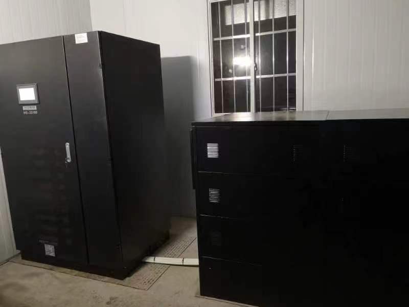 南川中医院160KVA工频UPS电源安装现场